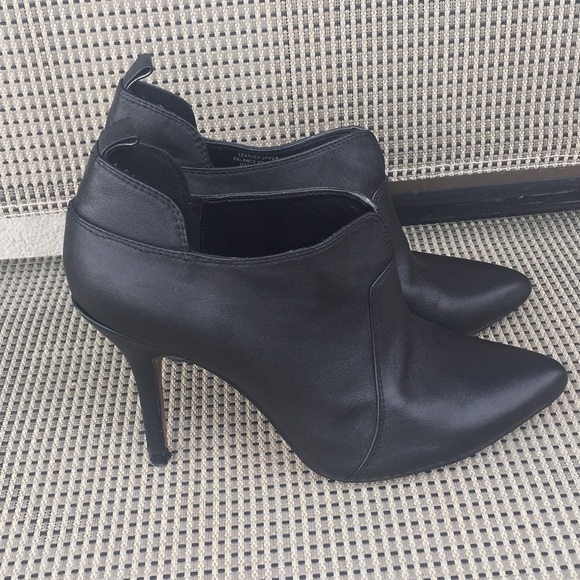 Hardly worn and brand new shoes - Picture 2 of 7